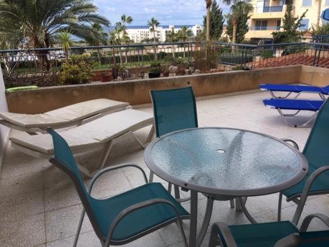 King'S Palace - Spacious 2 Bed, 2 Bath With Sea And Pool Views Paphos Bagian luar foto