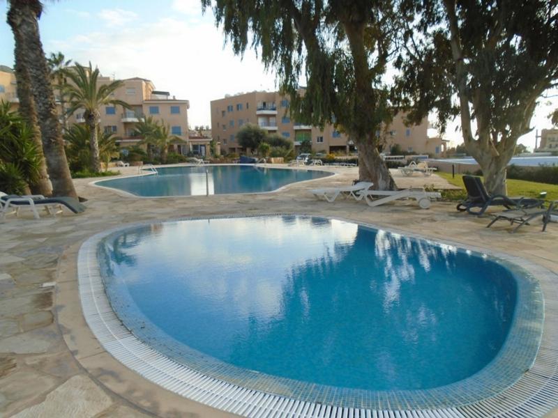 King'S Palace - Spacious 2 Bed, 2 Bath With Sea And Pool Views Paphos Bagian luar foto